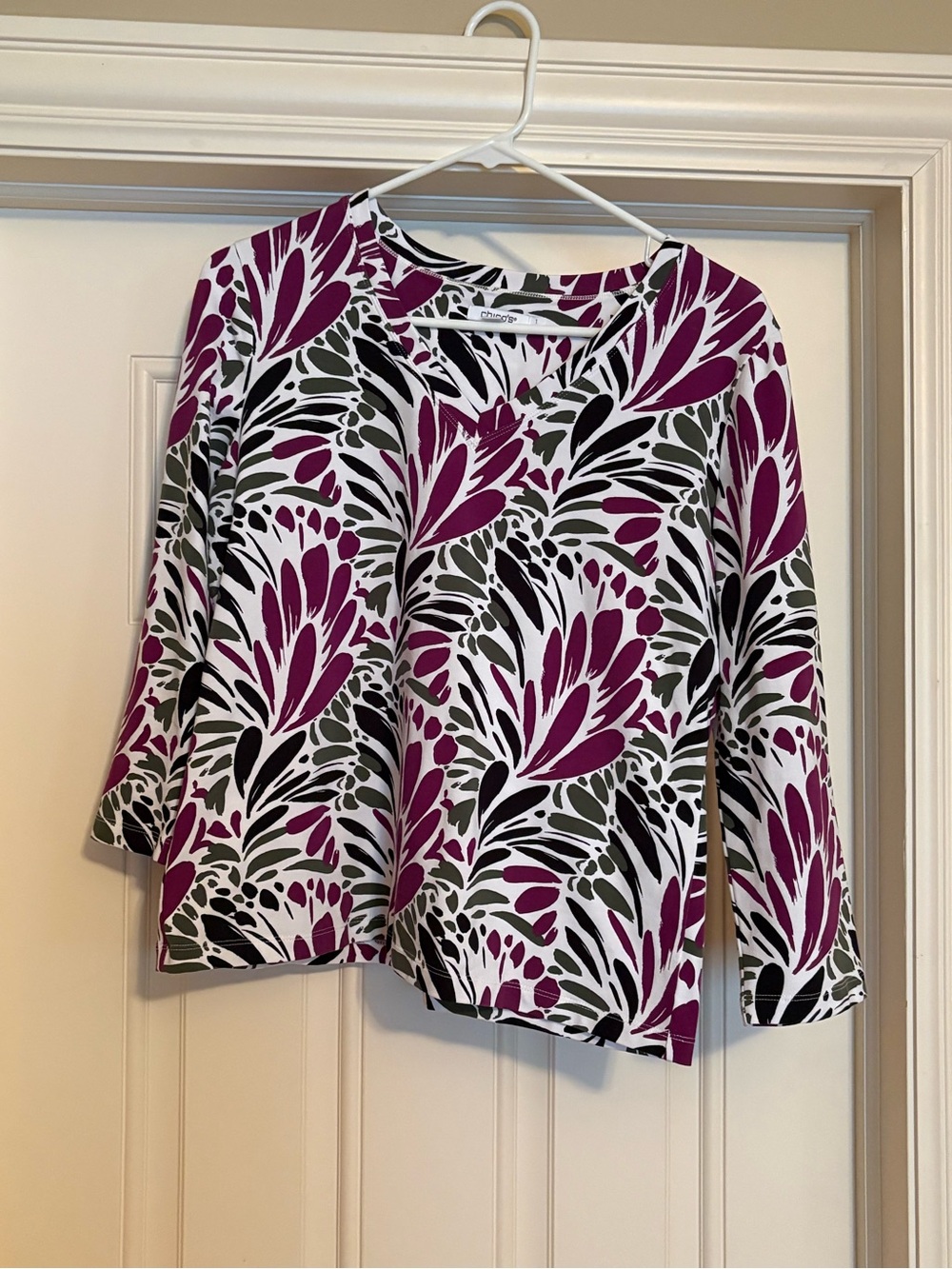 Chico's Floral-Print Long Sleeve Top in Magenta, Black & White